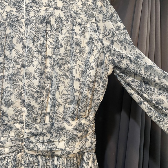 Brynley Dress blue floral ivy city co size Large - Picture 5 of 6